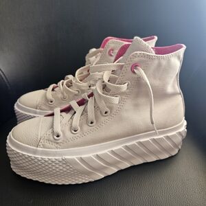 Converse Chuck Taylor All Star Lift 2X high-top platform sneaker Womens 6